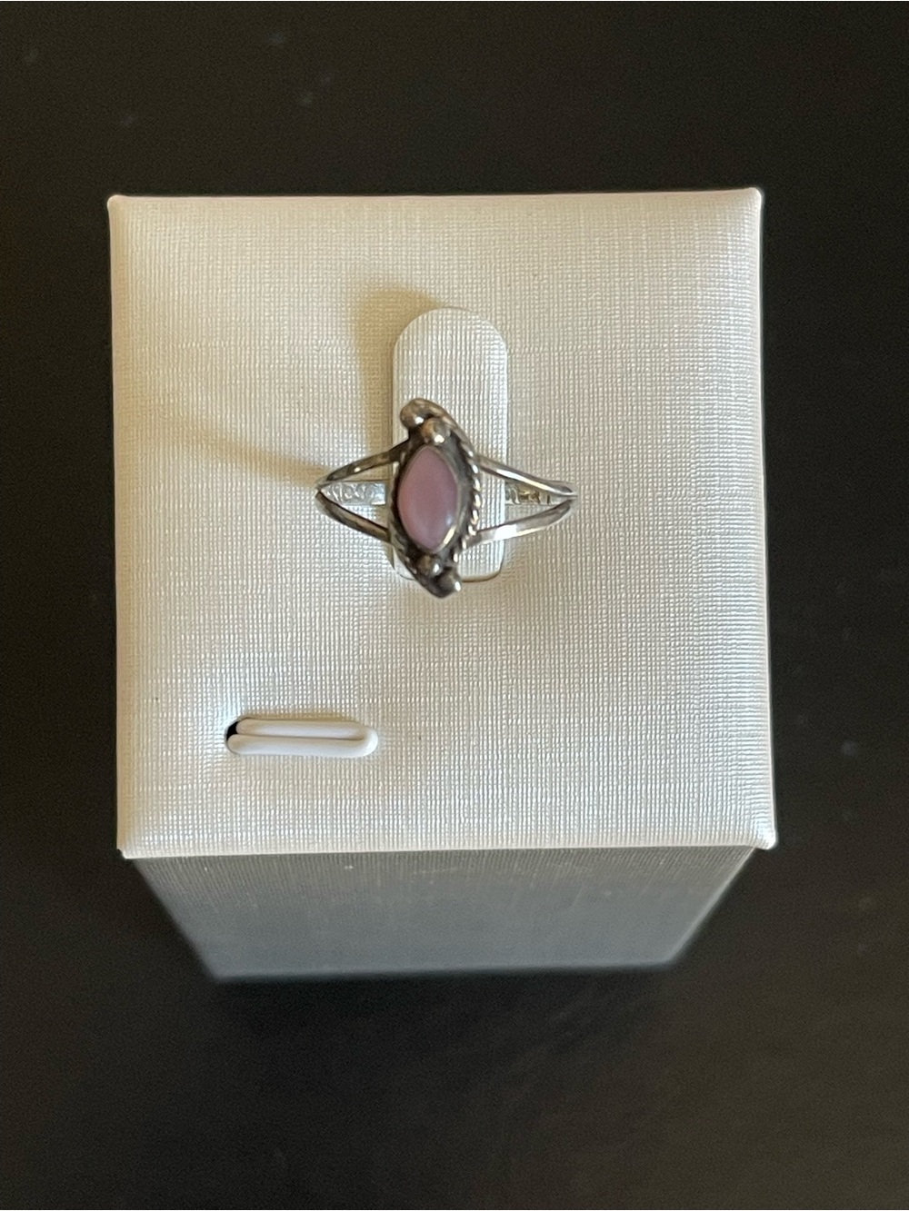 Vintage Mexico 925 Sterling Silver purple moonstone ring.